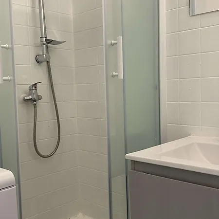 Apartment Confortable Face Aux Thermes Avec Balcon - Fr-1-553-26 *